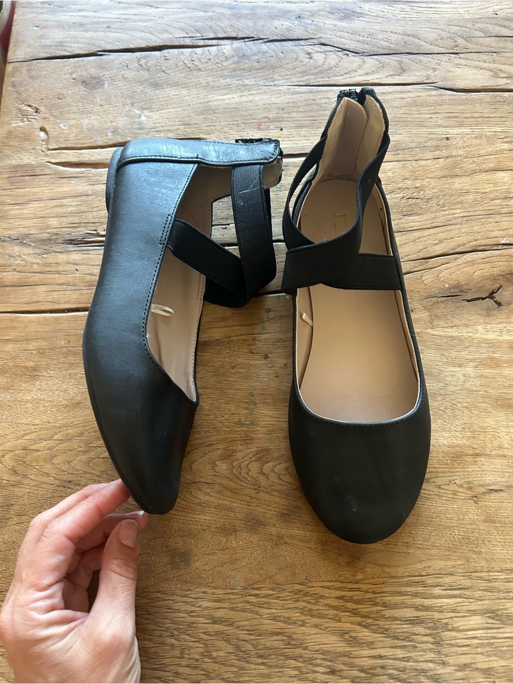 The Children's Place Black Ballet Flats with Elastic Cross Strap